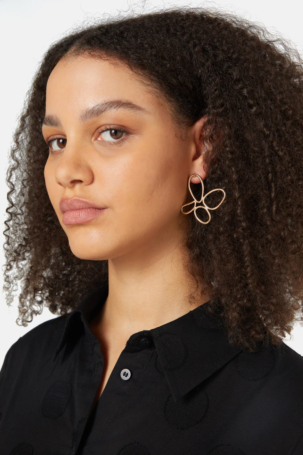 Brushed Floral Gold Earrings - Image 4