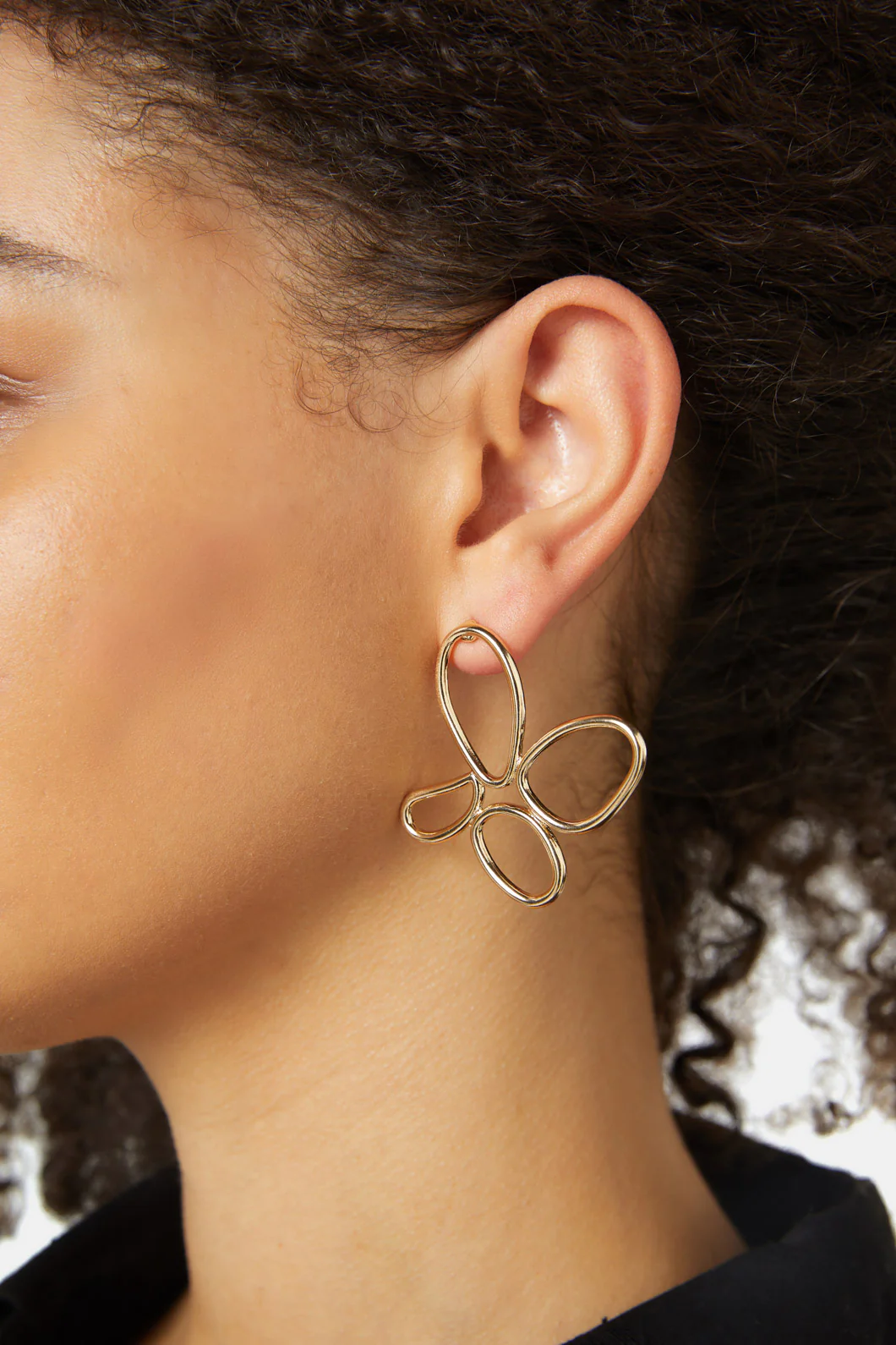 Brushed Floral Gold Earrings - Image 5