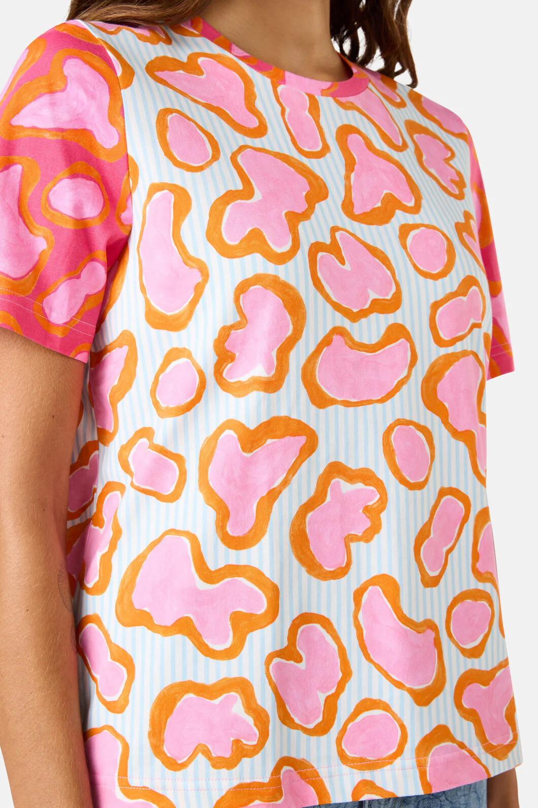 Fleur Rosa Print Classic Tee - Image 5