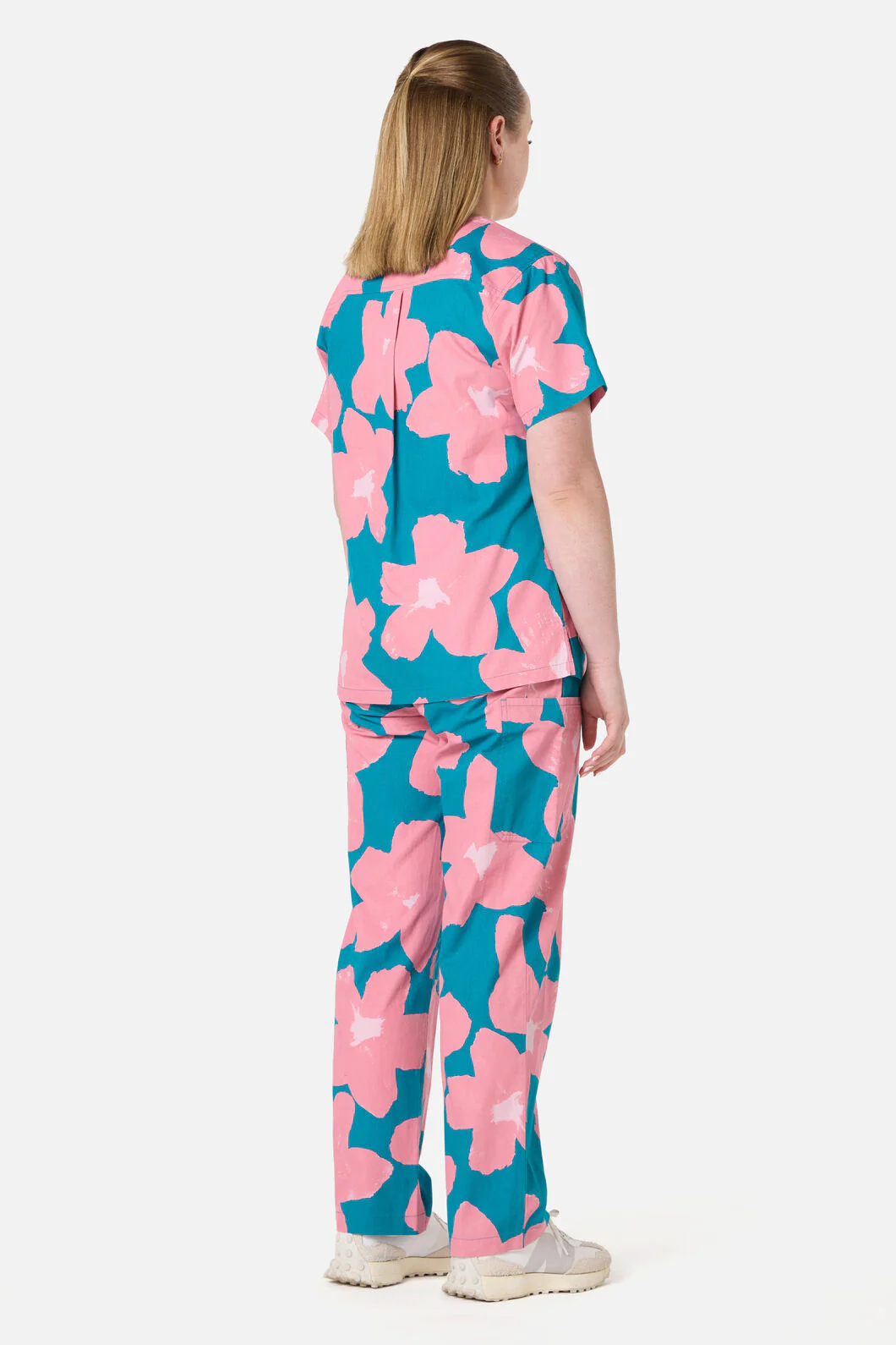 Green Poppy scrub set - Image 3