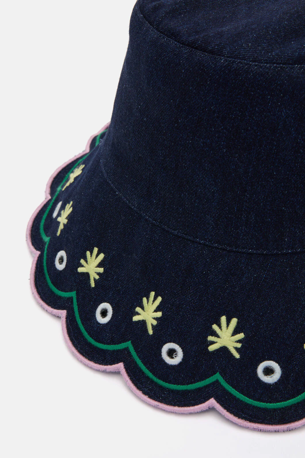 Greta Scallop Edge Bucket Hat - Image 6