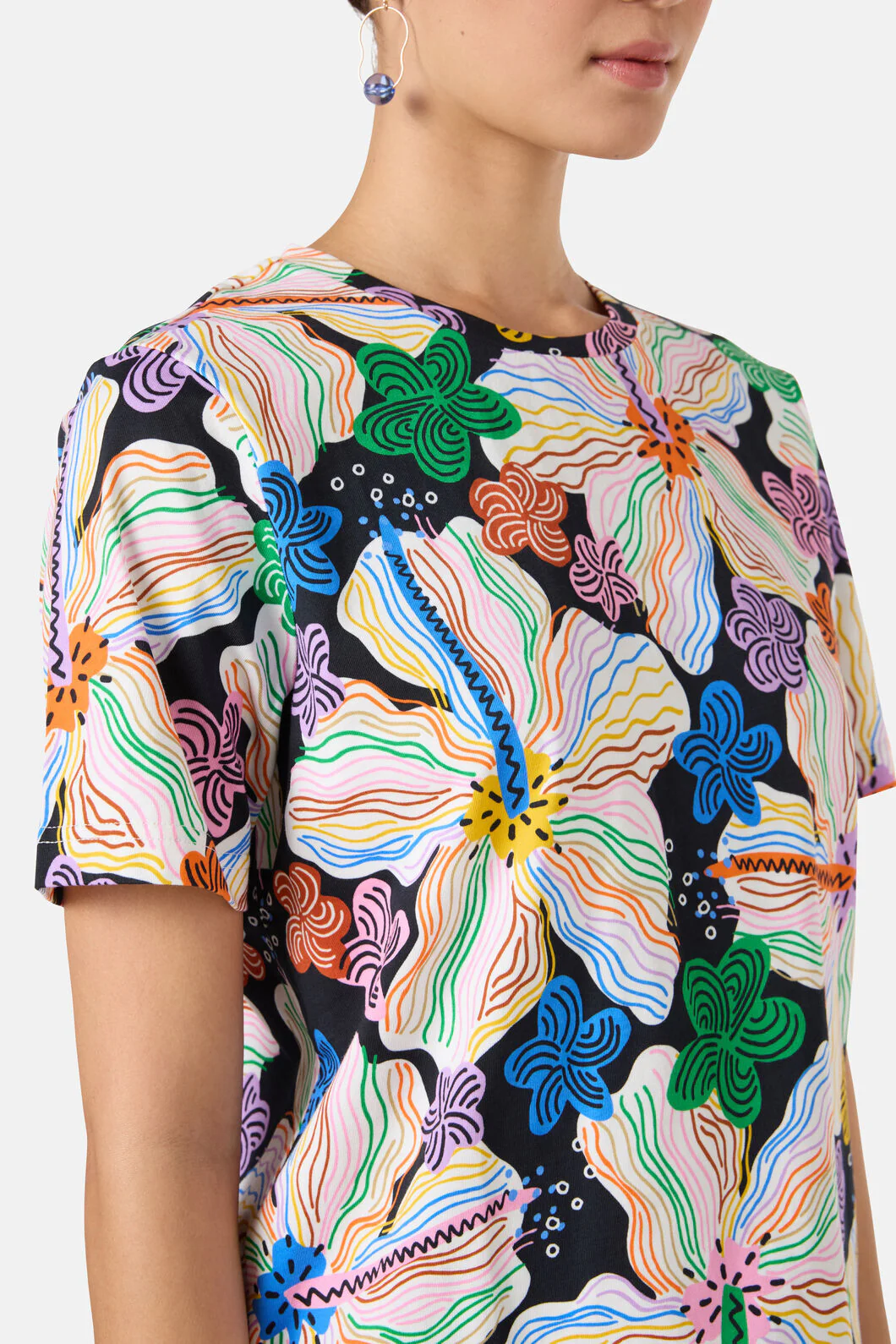 Hibiscus Classic Tee - Image 5