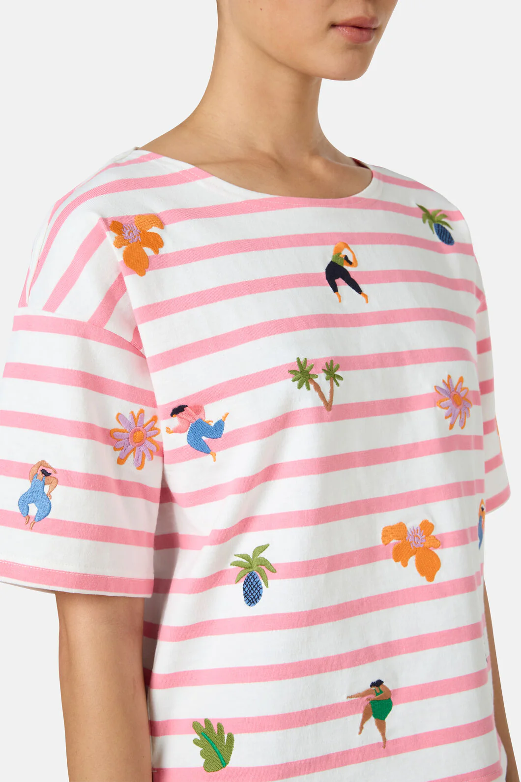Hidden Paradise Emb Oui Non Tee - Image 5