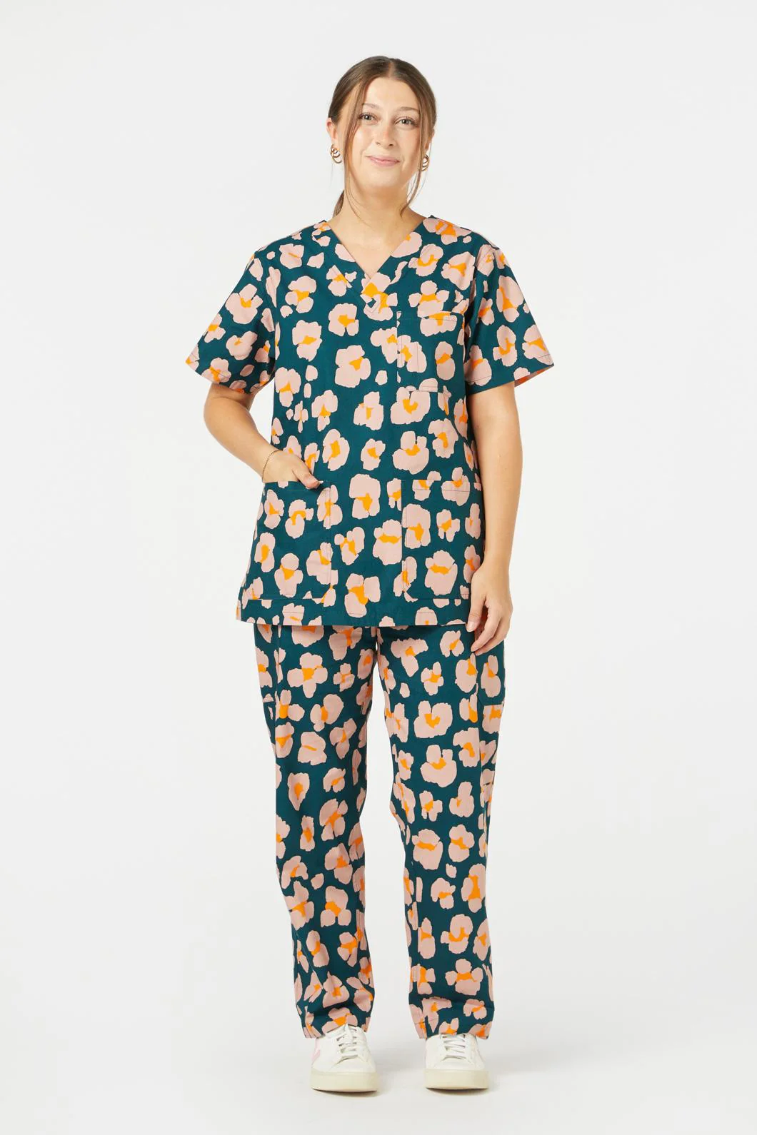 Leopards Scrub Set - Image 7