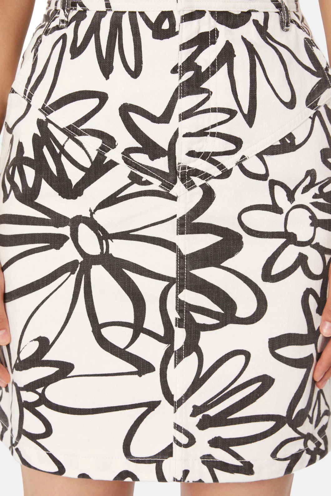Solo Daisy Mini Skirt - Image 6